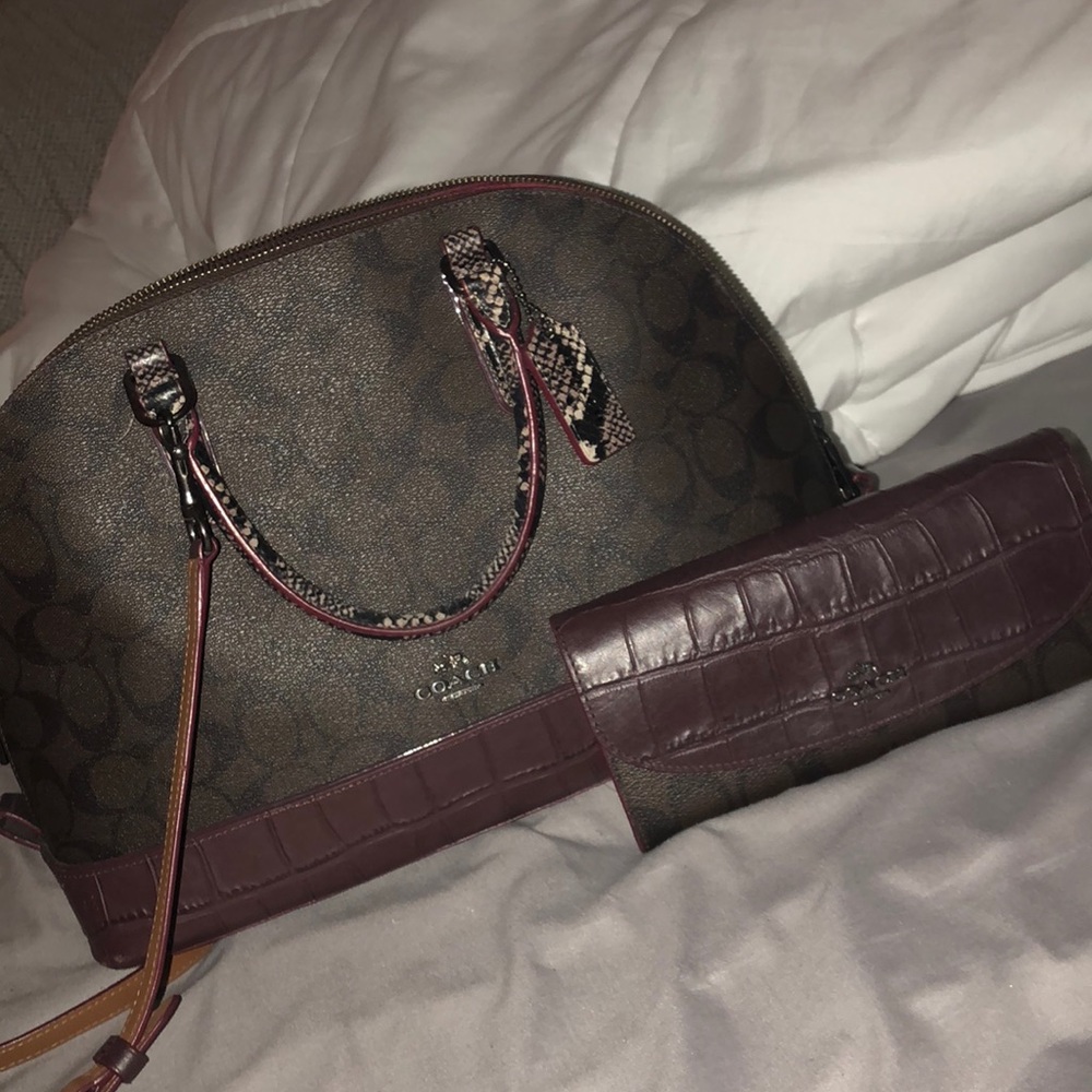 Coach purse & wallet - Picture 1 of 8